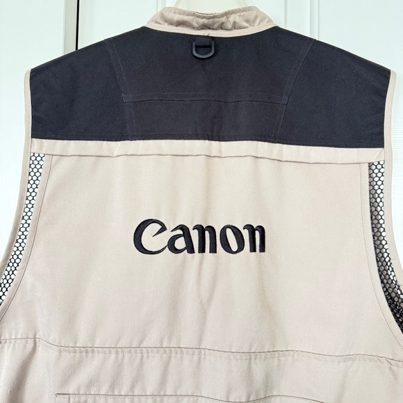 Beige and Black Photography Utility Vest Size XL - Picture 9 of 13